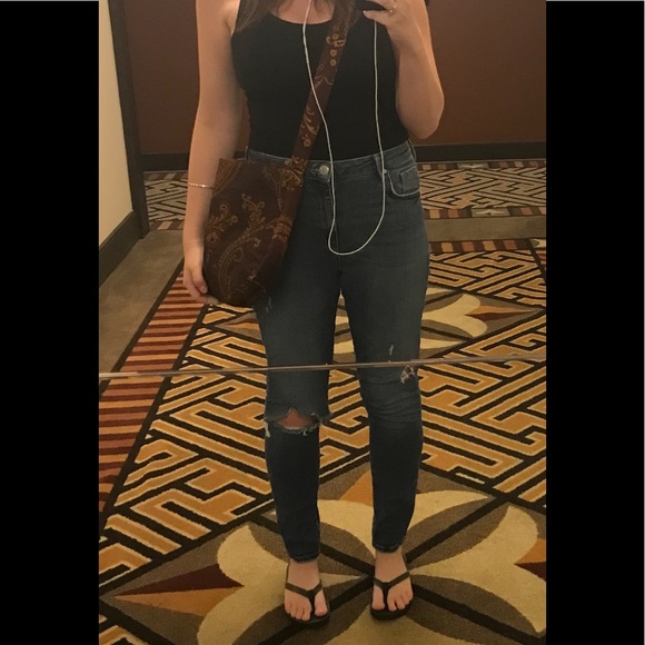 BDG Twig High-Rise Distressed Jeans - Picture 5 of 10